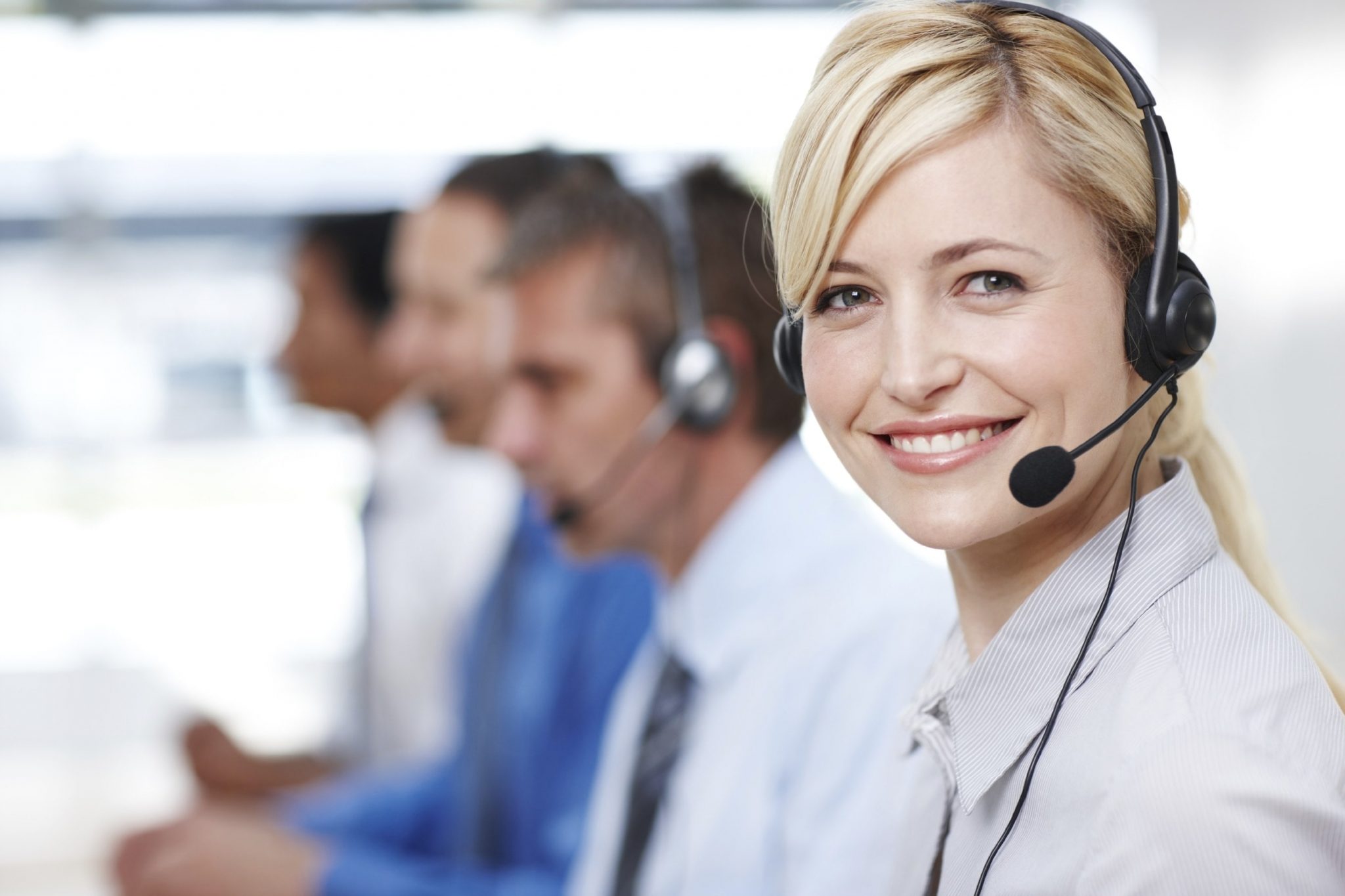 call-center-woman-smiling